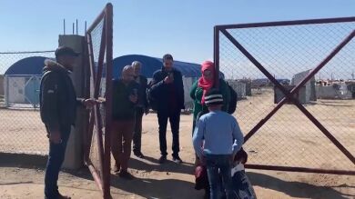 Así ha sido el reencuentro entre una madre siria y sus hijos tras cinco años sin verse