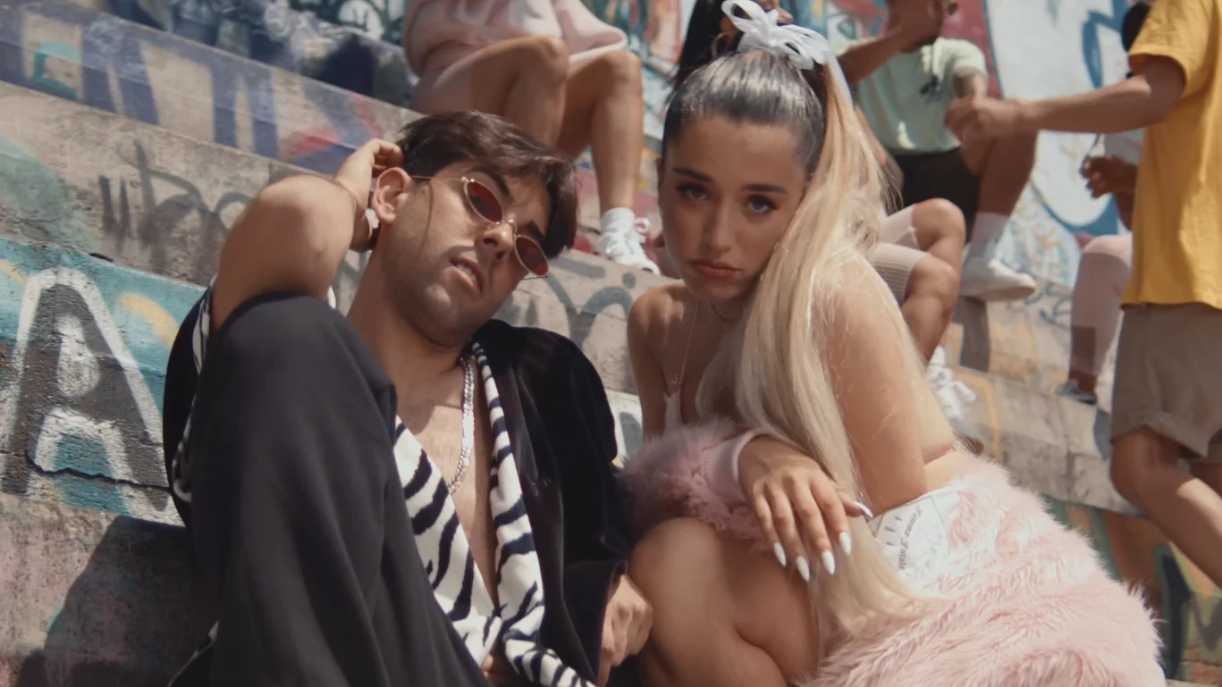Don Patricio y Lola Índigo en el videoclip de 'Lola Bunny' Don Patricio y Lola Índigo en el videoclip de 'Lola Bunny'