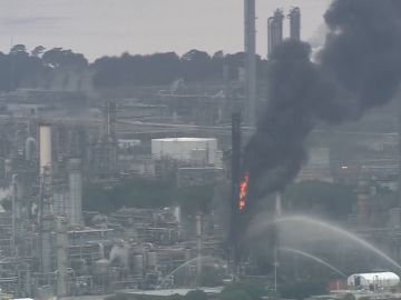 Incendio en Texas: arde una petroquímica 