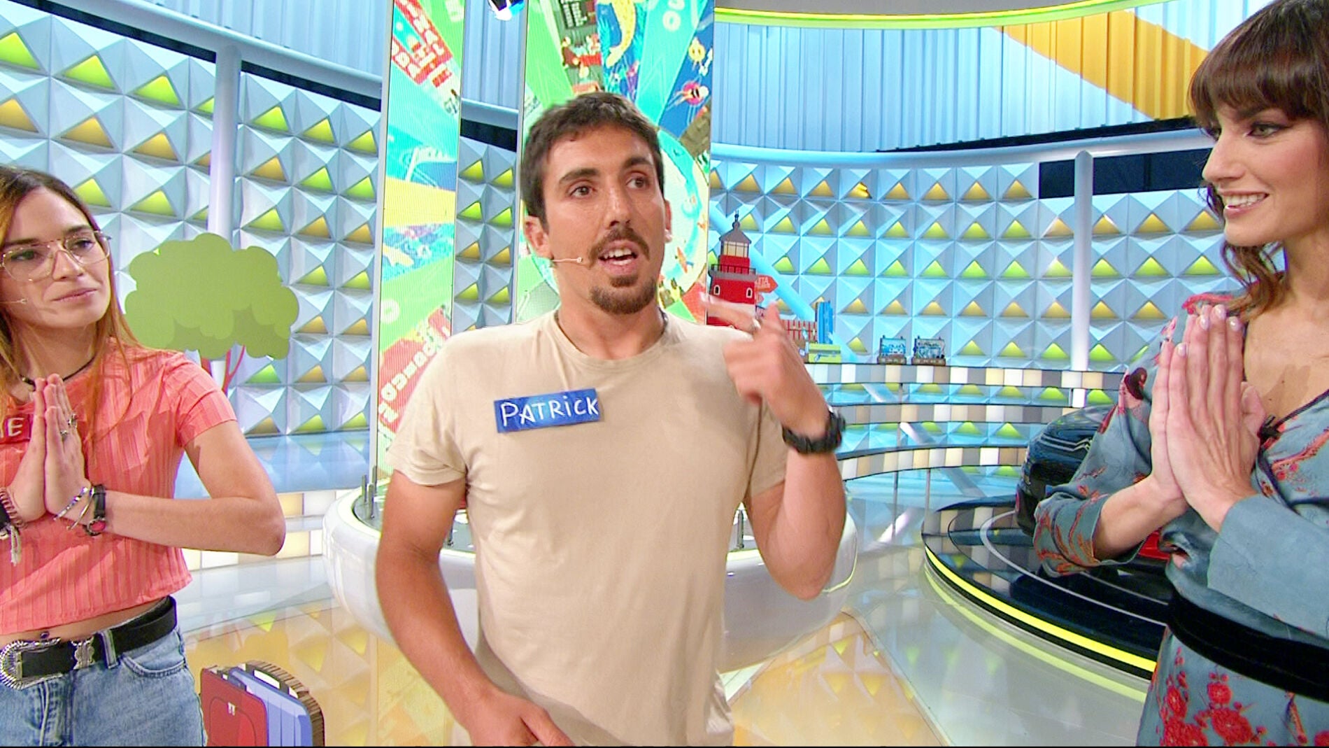 Un concursante hace su presentaci&oacute;n en Chino en 'La ruleta de la suerte' 