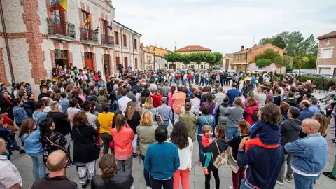 Concentración contra le crimen de Villagonzalo Concentración contra le crimen de Villagonzalo