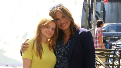 Ariel Winter y Mariska Hargitay rodando 'Ley y orden'