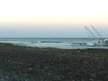 Un velero encalla en Gran Canaria Un velero encalla en Gran Canaria