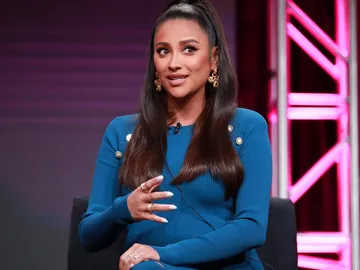 Una embarazada Shay Mitchell Una embarazada Shay Mitchell