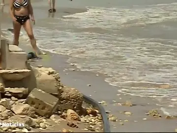 El fuerte temporal destroza la playa de les Deveses de Dénia El fuerte temporal destroza la playa de les Deveses de Dénia