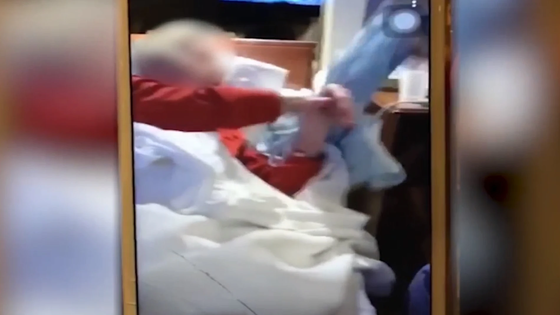 El vídeo que grabaron los trabajadores burlándose de Margaret Collins El vídeo que grabaron los trabajadores burlándose de Margaret Collins