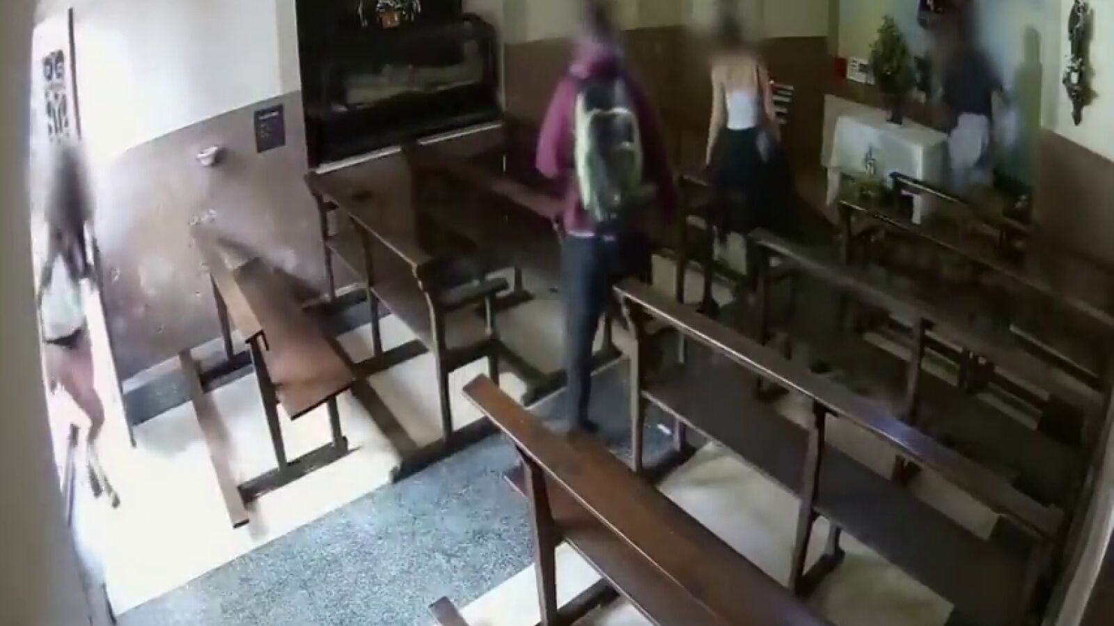 Los Mossos buscan a cuatro jóvenes que robaron un Cristo de la capilla de la Pietat de Berga