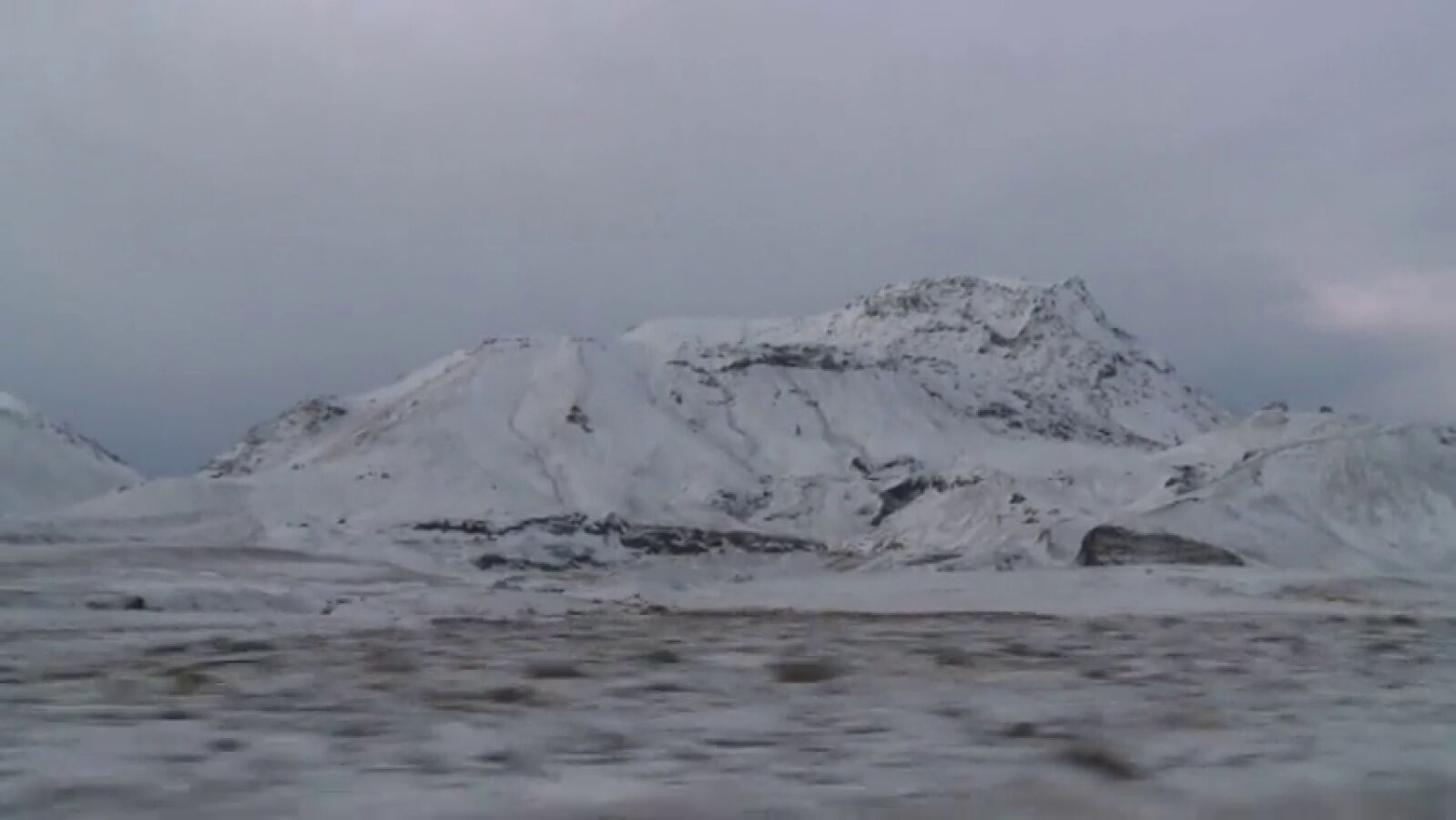 Científicos y ecologistas ofician un funeral en Islandia por la desaparición de un glaciar por culpa del cambio climático