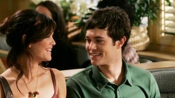 Seth y Summer (Adam Brody y Rachel Bilson) en 'The O.C.'