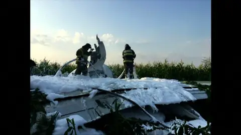 Imágenes del avión ruso que ha tenido que realizar un aterrizaje de emergencia Imágenes del avión ruso que ha tenido que realizar un aterrizaje de emergencia