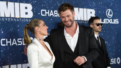 Lo que tienen que hacer Chris Hemsworth y Elsa Pataky para que sus hijos se sienten a hacer los deberes durante la cuarentena 