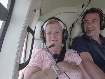 El sueño cumplido de María: vuela en helicóptero para descubrir unas vistas de Río de Janeiro que no las hay “ni en Fuengirola”