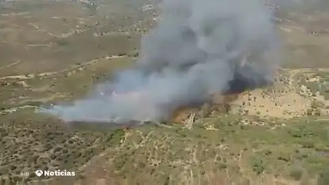 Desalojadas 40 persona por un incendio forestal en El Madroño, en Sevilla Desalojadas 40 persona por un incendio forestal en El Madroño, en Sevilla