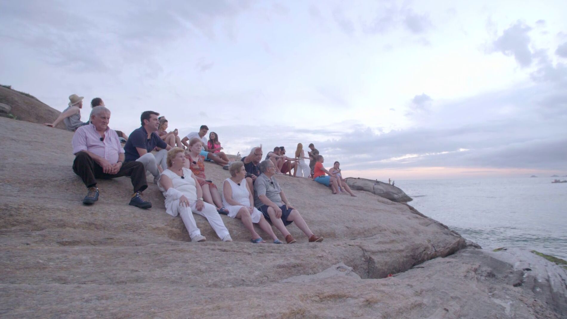 Nostalgia entre los viajeros en el momento de la despedida: &ldquo;Hay vida m&aacute;s all&aacute; de los 80&rdquo;