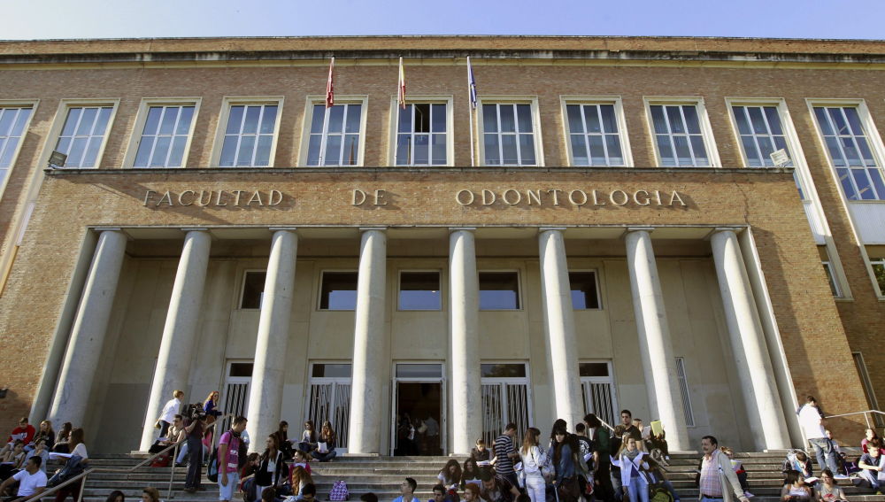Fachada de la Facultad de Odontología de la Universidad Complutense de Madrid