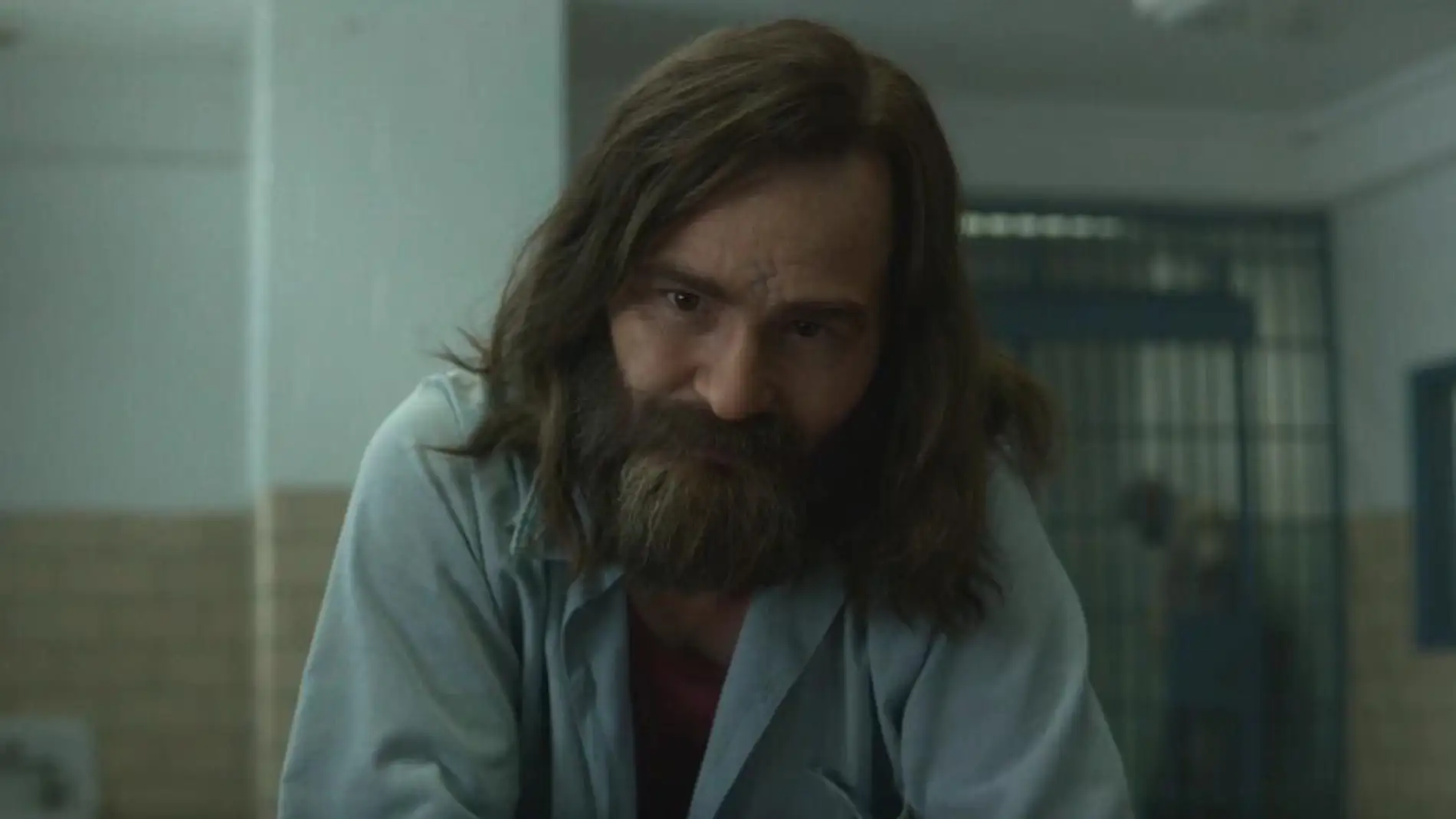 Damon Herriman como Charles Manson en 'Mindhunter'