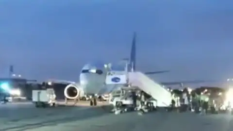 Avión desalojado Avión desalojado