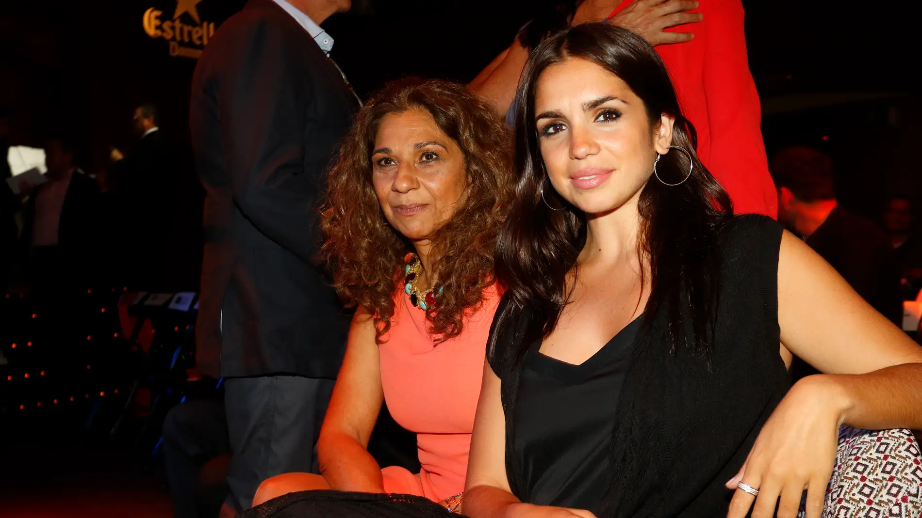 Lolita Flores responde a algunos detalles sobre cómo será la boda de su hija Elena Furiase Lolita Flores responde a algunos detalles sobre cómo será la boda de su hija Elena Furiase