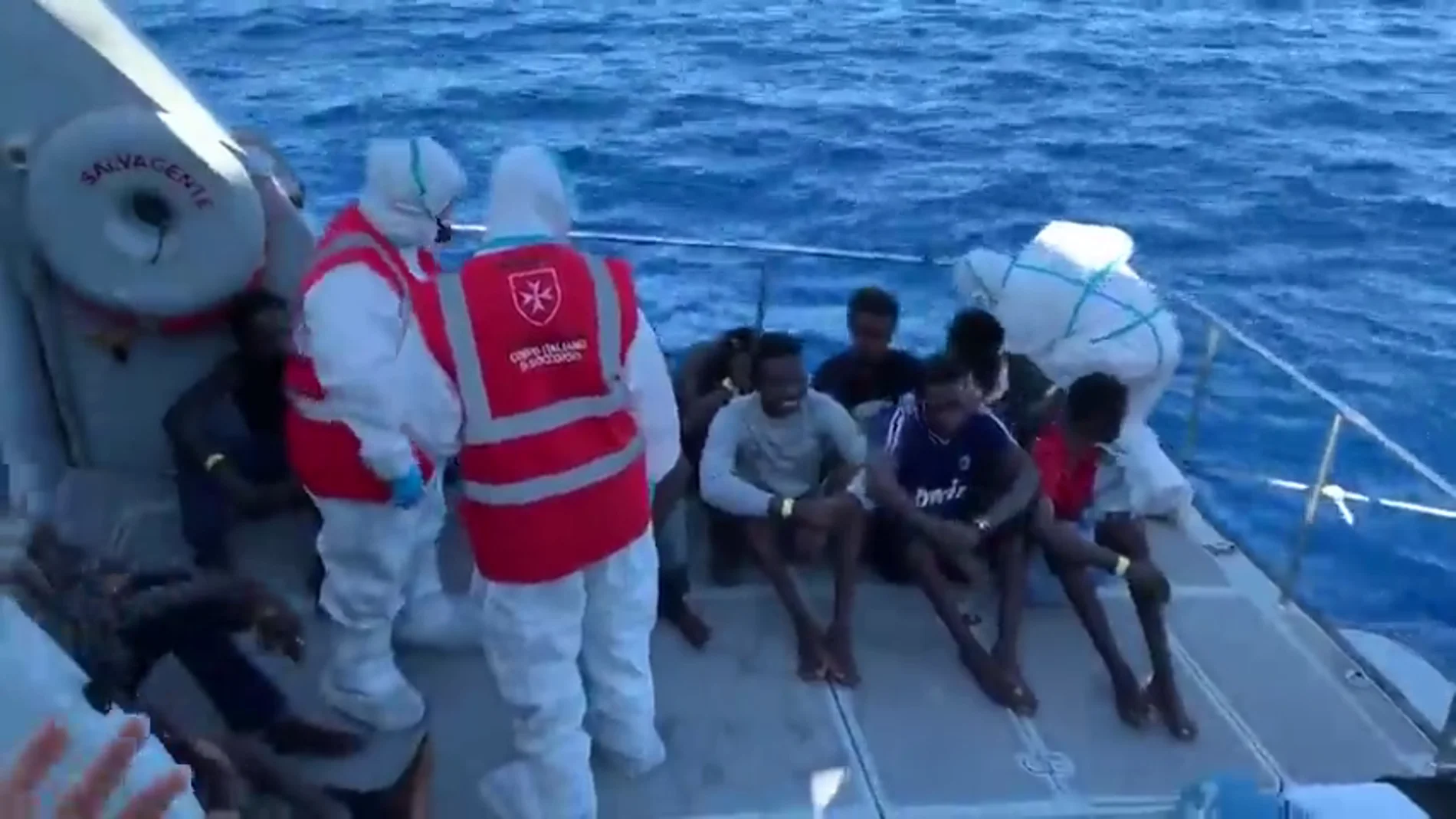 REEMPLAZO Los 27 menores no acompañados a bordo del Open Arms son evacuados a Lampedusa REEMPLAZO Los 27 menores no acompañados a bordo del Open Arms son evacuados a Lampedusa