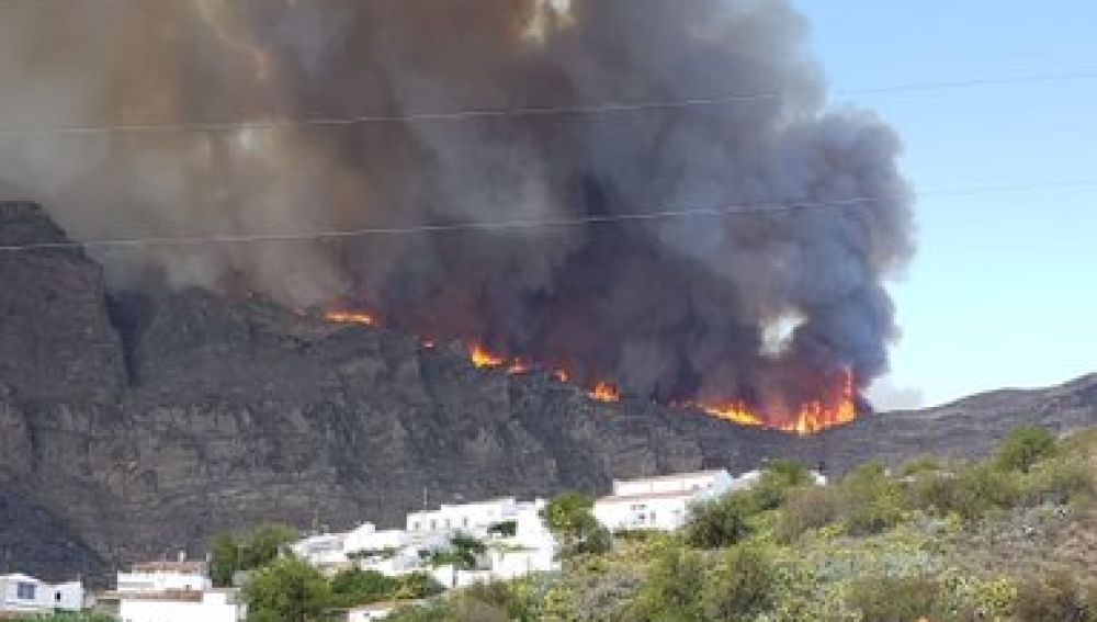 Incendio en Valleseco 