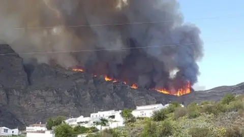 Incendio en Valleseco Incendio en Valleseco