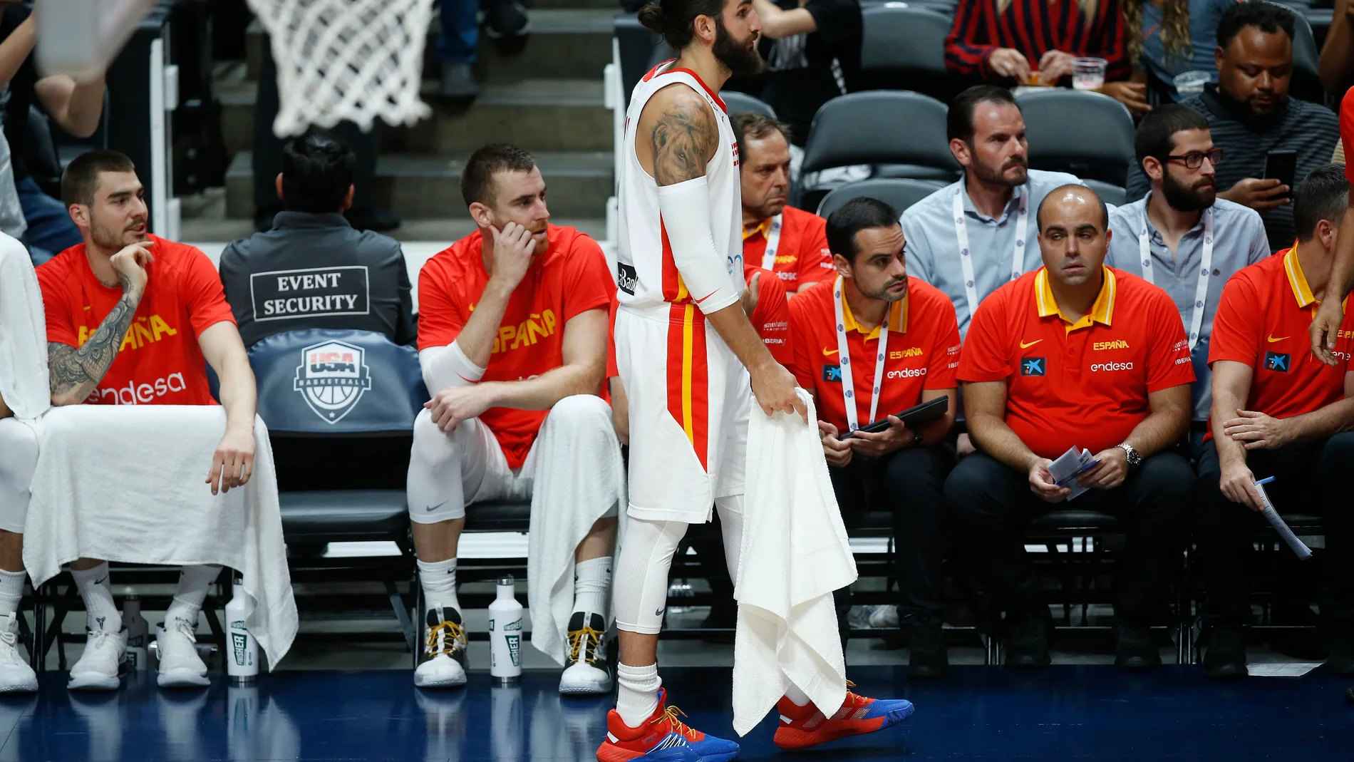 Ricky Rubio en el banquillo del España-Estados Unidos Ricky Rubio en el banquillo del España-Estados Unidos
