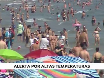Se mantiene la alerta por las altas temperaturas en Canarias Se mantiene la alerta por las altas temperaturas en Canarias