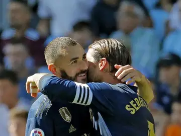 Los jugadores del Real Madrid Karim Benzema y Sergio Ramos celebran el gol marcado por Karim Benzema ante el Celta de Vigo Los jugadores del Real Madrid Karim Benzema y Sergio Ramos celebran el gol marcado por Karim Benzema ante el Celta de Vigo