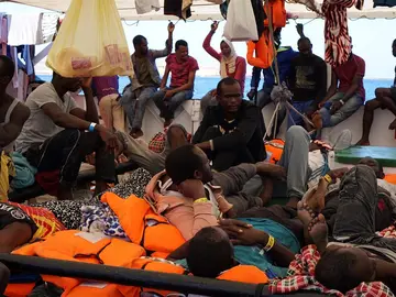 Imagen de los migrantes a bordo del Open Arms Imagen de los migrantes a bordo del Open Arms
