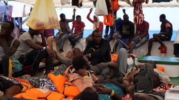 Imagen de los migrantes a bordo del Open Arms Imagen de los migrantes a bordo del Open Arms