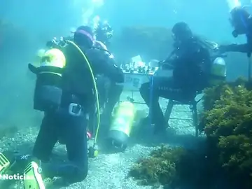 Se celebra en Carchuna la séptima edición del Campeonato de Europa de ajedrez submarino Se celebra en Carchuna la séptima edición del Campeonato de Europa de ajedrez submarino