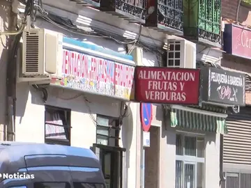 Los vecinos de Vallecas, hartos de la basura, el alcohol y el ruido Los vecinos de Vallecas, hartos de la basura, el alcohol y el ruido