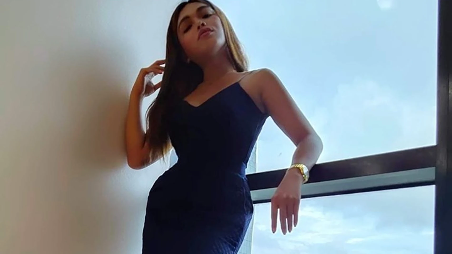 Gretchen fue esposada, como si de un delincuente se tratara, después de que una trabajadora del servicio del limpieza de un centro comercial de Filipinas le impidiera utilizar el servicio. Gretchen fue esposada, como si de un delincuente se tratara, después de que una trabajadora del servicio del limpieza de un centro comercial de Filipinas le impidiera utilizar el servicio.