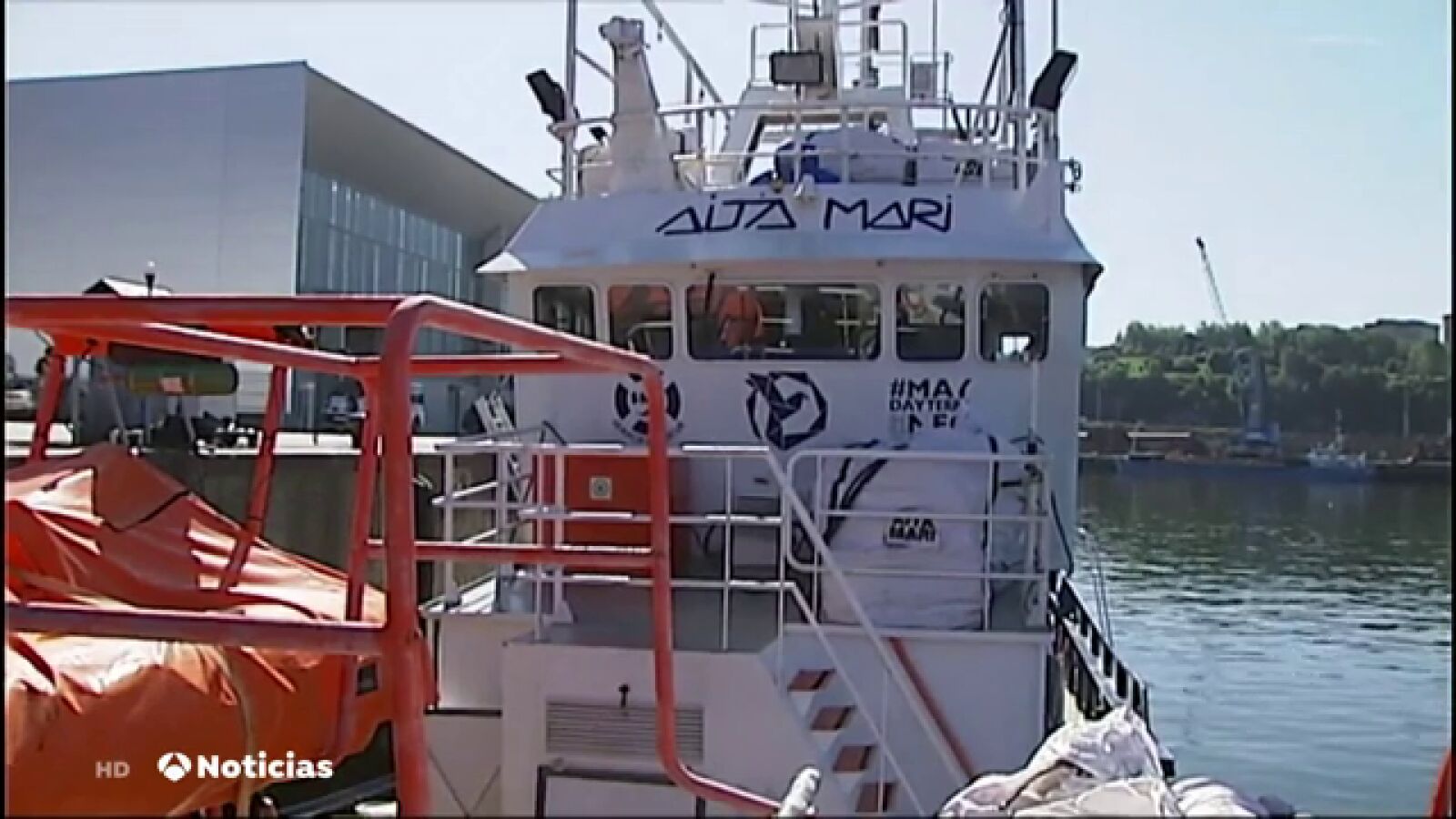 El Ocean Viking y el Alta Mari esperan puerto en aguas internacionales 