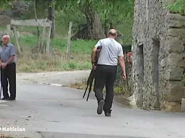 Así han capturado los vecinos de Azpeitia al toro que ha provocado la muerte de un anciano Así han capturado los vecinos de Azpeitia al toro que ha provocado la muerte de un anciano