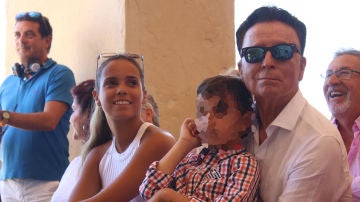 Gloria Camila, junto a su hermano y su padre José Ortega Cano Gloria Camila, junto a su hermano y su padre José Ortega Cano