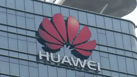 EE.UU. prorroga 90 días más la moratoria a Huawei EE.UU. prorroga 90 días más la moratoria a Huawei