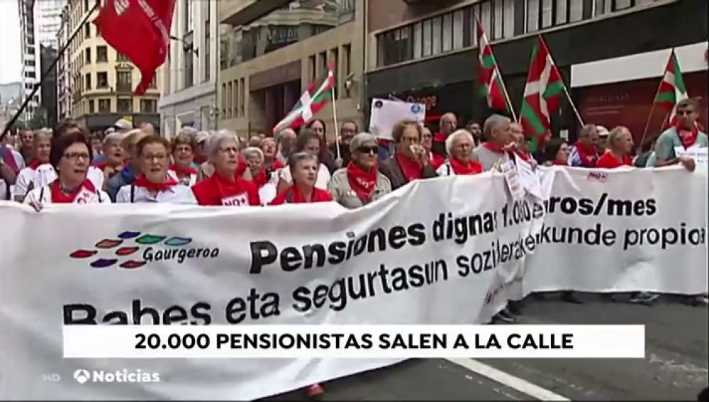 Miles de pensionistas se manifiestan en Bilbao pidiendo pensiones dignas