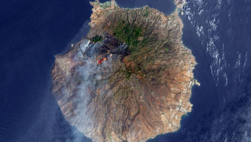 El antes y después del incendio que arrasa Gran Canaria