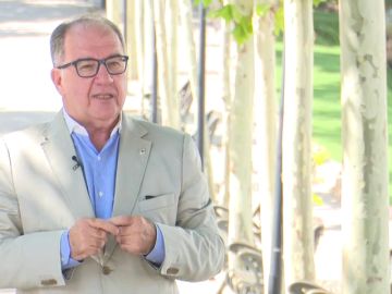 El doctor Fuertes habla sobre la adicción al teléfono móvil. El doctor Fuertes habla sobre la adicción al teléfono móvil.