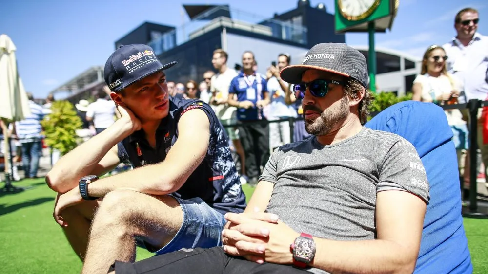 Ferrari y Red Bull tientan a Fernando Alonso: así es el plan para volver en 2021 a la Fórmula 1 Ferrari y Red Bull tientan a Fernando Alonso: así es el plan para volver en 2021 a la Fórmula 1