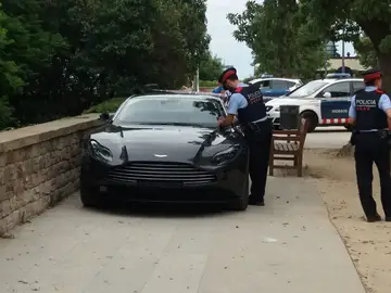 Un mosso fuera de servicio detiene a un hombre que habría robado un coche valorado en 239.000 euros Un mosso fuera de servicio detiene a un hombre que habría robado un coche valorado en 239.000 euros