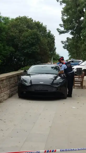 Un mosso fuera de servicio detiene a un hombre que habría robado un coche valorado en 239.000 euros Un mosso fuera de servicio detiene a un hombre que habría robado un coche valorado en 239.000 euros