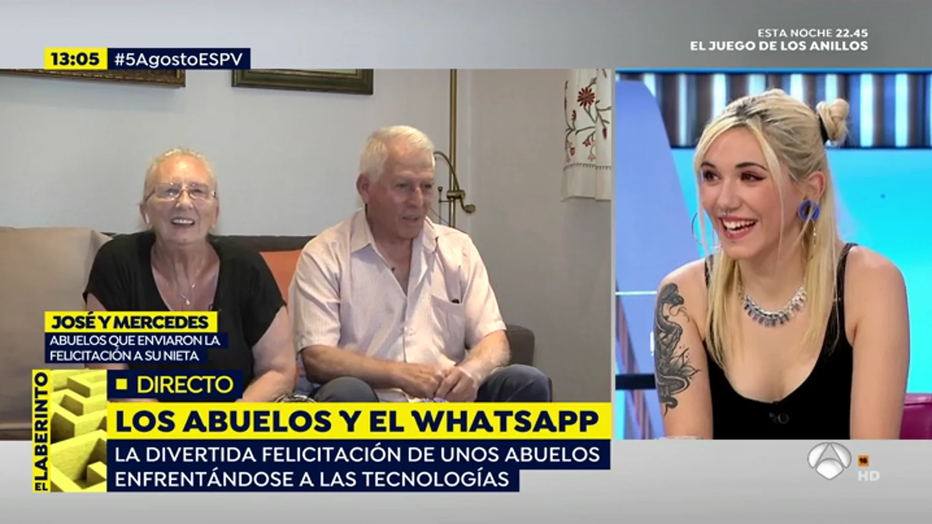 Abuelos felicitando a su nieta por whatsapp