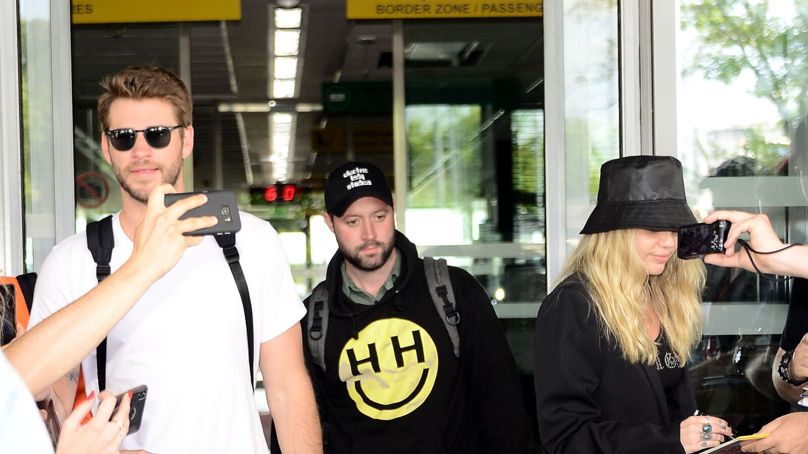 Pillan así a Miley Cyrus y Cody Simpson tras las fotos de Liam Hemsworth con su nueva novia