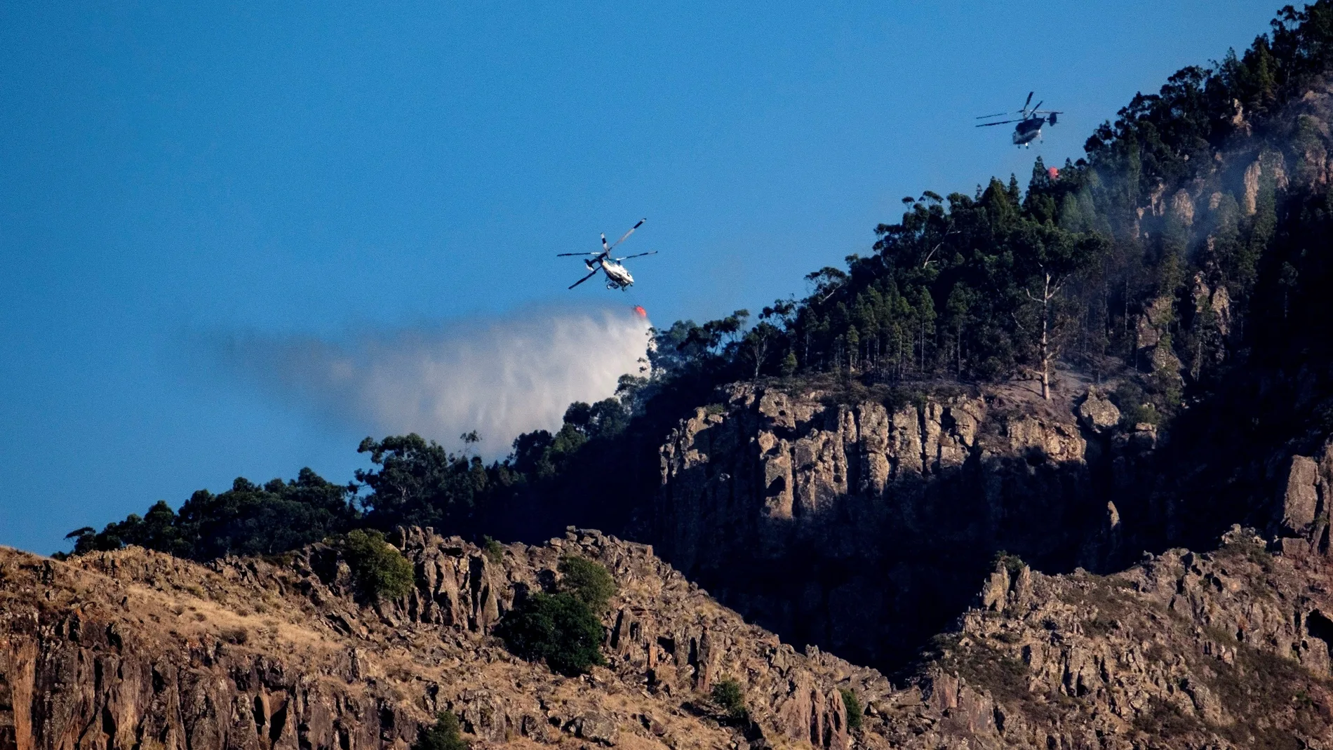 El incendio en Gran Canaria, estabilizado y camino de ser controlado El incendio en Gran Canaria, estabilizado y camino de ser controlado