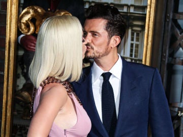 El beso de Katy Perry y Orlando Bloom