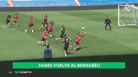 El Real Madrid se entrena en el Bernabéu: James sonr El Real Madrid se entrena en el Bernabéu: James sonr