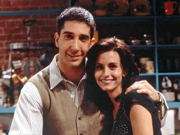 David Schwimmer y Courteney Cox como Ross y Monica en 'Friends' David Schwimmer y Courteney Cox como Ross y Monica en 'Friends'