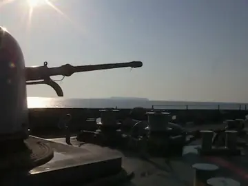 El buque Audaz llega a Lampedusa para traer a 15 de los inmigrantes rescatados por el Open Arms El buque Audaz llega a Lampedusa para traer a 15 de los inmigrantes rescatados por el Open Arms